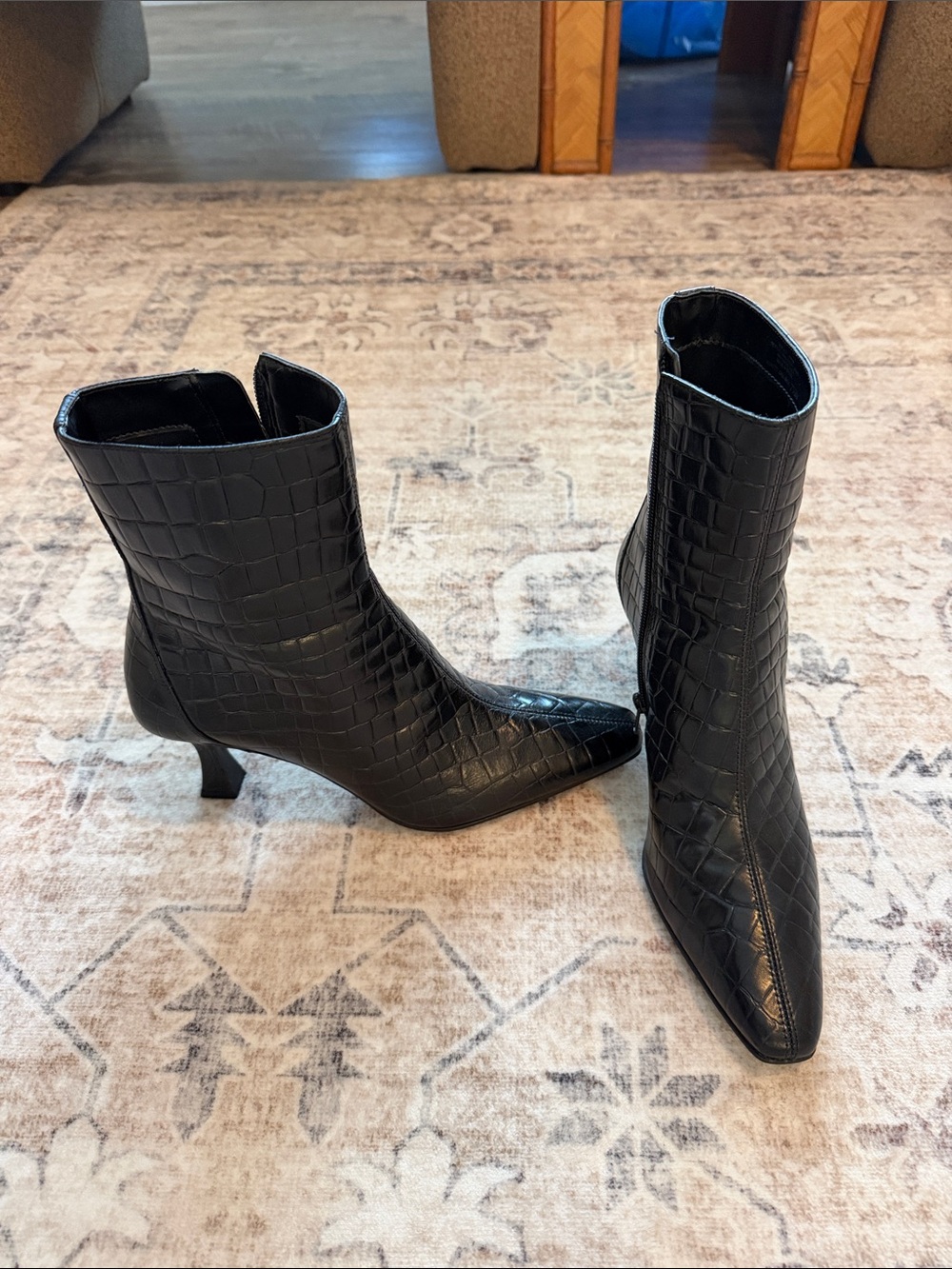 New - Gianni Bini booties